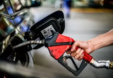Gasolina fica 5,18% mais cara a partir de hoje nas refinarias