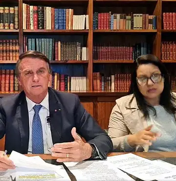 Presidente Jair Bolsonaro cogita reestruturar carreiras da PRF e Depen